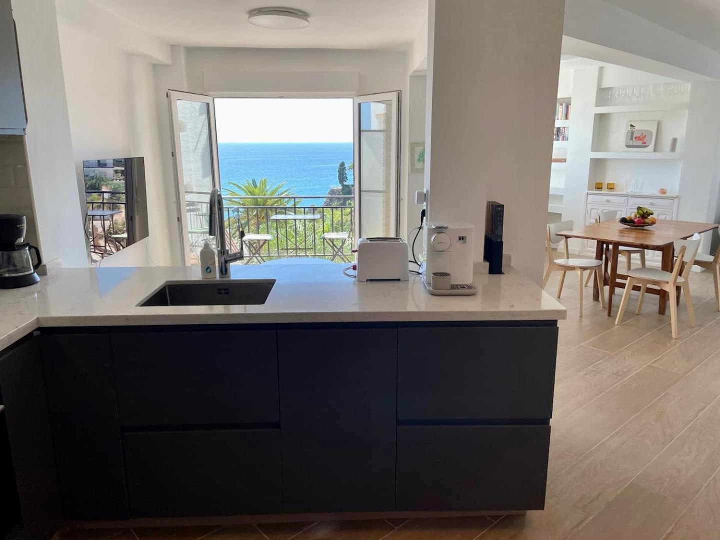 Luxury Sea View 2 Bedroom Apartment By Maison Jaken Нерха Екстериор снимка